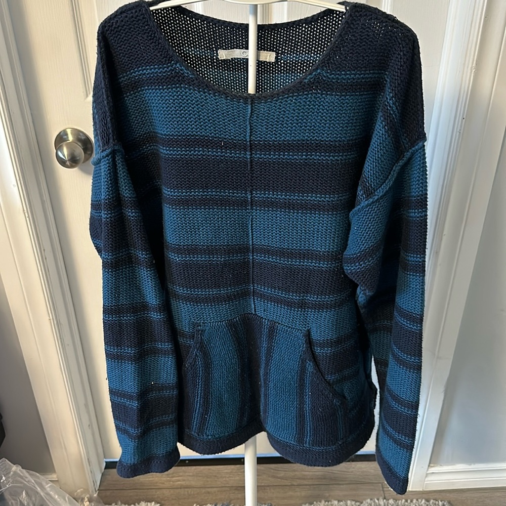 OUTERKNOWN size M alpaca blend sweater with kangaroo pouch.